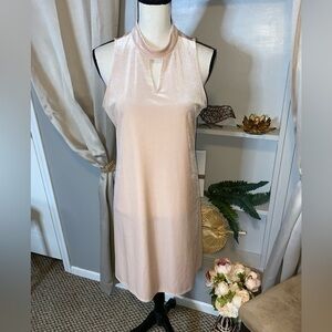 NWT Women’s M Worthington Sleeveless High Neck Button Extremely Soft Pink Dress